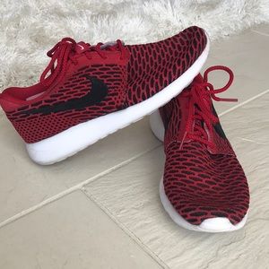 Nike flyknit roshe